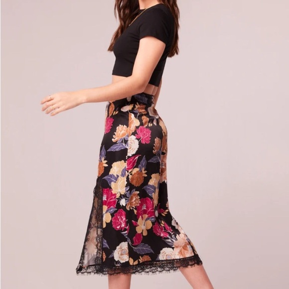 Band of Gypsies Black Floral Pencil Skirt - Picture 4 of 5
